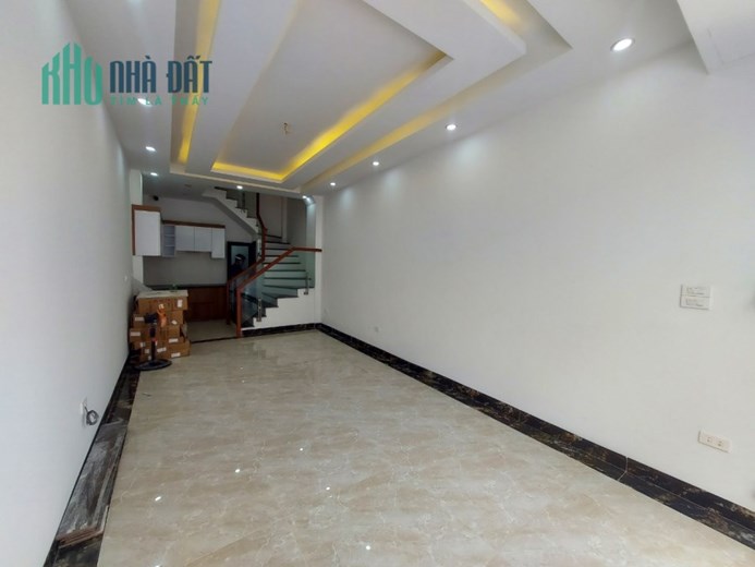 SIÊU PHẨM THẠCH BÀN - Ở LUÔN - Ô TÔ - VÀI BƯỚC RA PHỐ  THẠCH BÀN - AEON MALL.34m 5 tầng 4 tỷ nhà