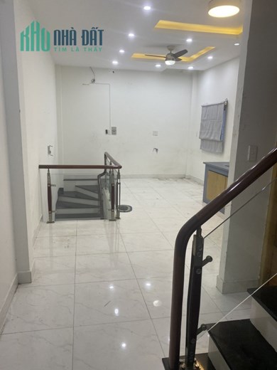 Cho thuê Nhà mặt tiền Hồ Biểu Chánh, quận Phú Nhuận, 40m2, giá 42tr/tháng