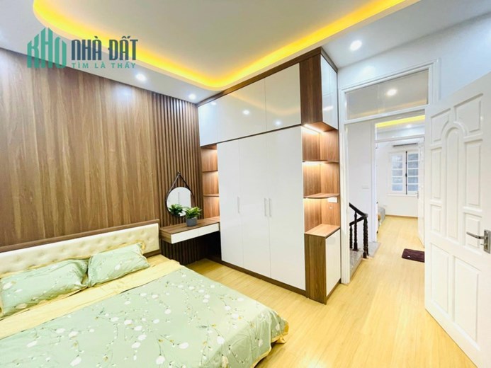 Phong thuỷ đầu rồng!!Võng Thị-Tây Hồ chỉ 3p đi bộ ra hồ-Cách bãi ô tô 50m-2 thoáng
