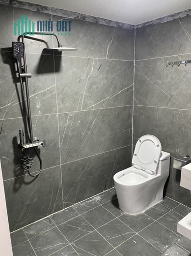 Căn HOA KHÔI THẠCH CỔ LINH LONG BIÊN giá 4.3 tỷ 5 TẦNG NHÀ MỚI COONG VÀO ở luôn Lh: o334563689