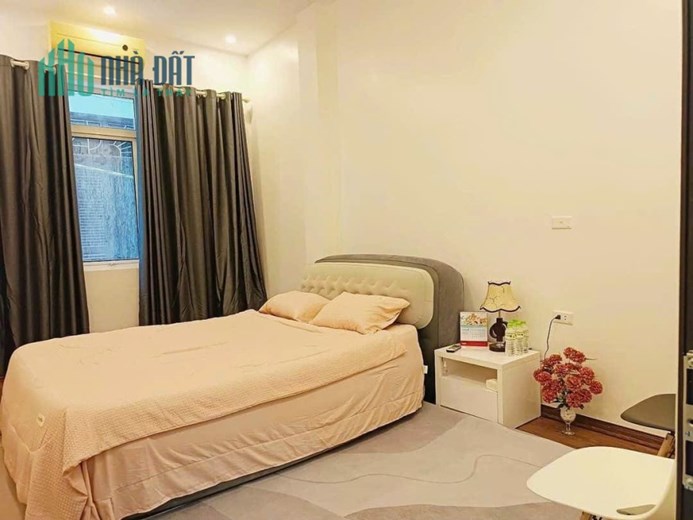 NHÀ ĐẸP ĐỘI CẤN , 5 TẦNG Ở NGAY , NỞ HẬU ,TRUNG TÂM BA ĐÌNH