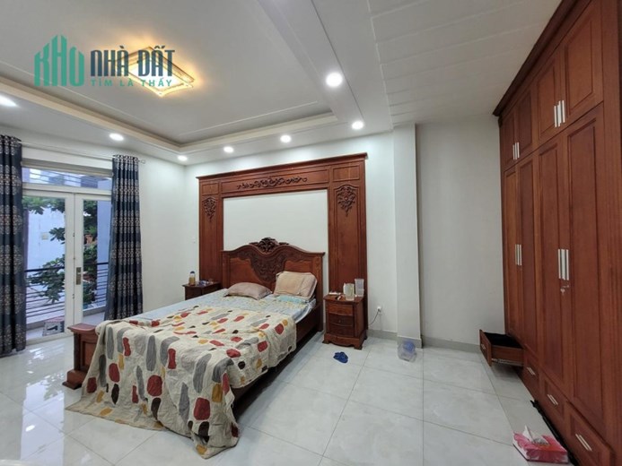 Bán nhà MT Nguyễn Tư Giản phường 12 quận GÒ VẤP, 4 tầng, Đ. 6m, giá giảm còn 11.5 tỷ