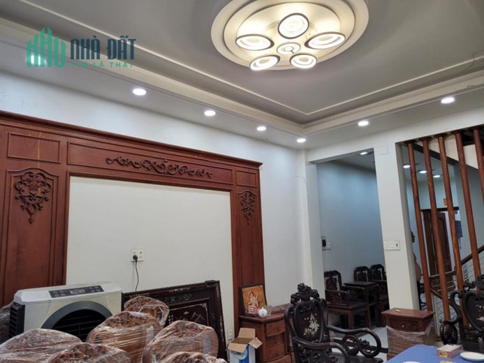 Bán nhà MT Nguyễn Tư Giản phường 12 quận GÒ VẤP, 4 tầng, Đ. 6m, giá giảm còn 11.5 tỷ