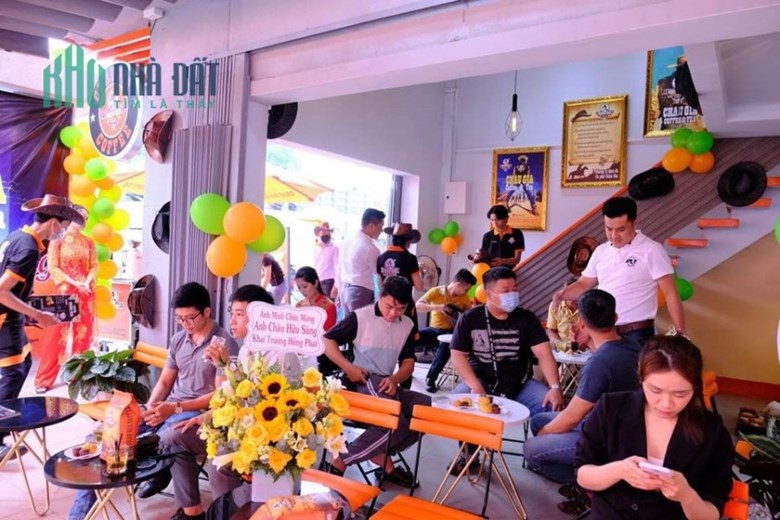 Sang Quán cà phê rất đẹp góc 2 mặt tiền đường Nguyễn Kiệm và chợ Tân Sơn Nhất