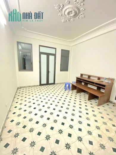 Bán Nhà Đường Láng 40m2 x 4 tầng, 4 phòng ngủ đầy đủ công năng, ngõ nông gần Phố, giá cho các nhà