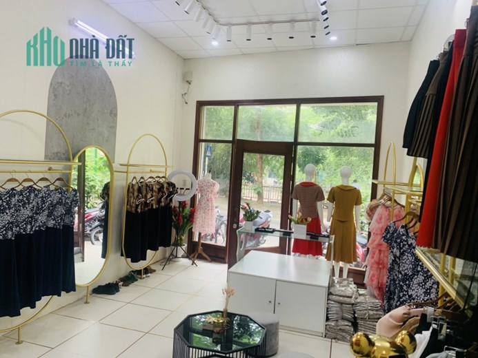 CẦN SANG NHƯỢNG CỬA HÀNG THỜI TRANG NỮ ĐỊA CHỈ: Trần Đại Nghĩa, Hoàng Mai, Hà Nội