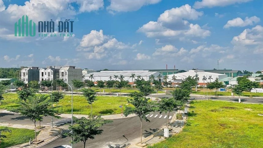 CẦN RA LÔ ĐẤT ĐẸP , KHÁNH BÌNH ,TÂN UYÊN , BÌNH DƯƠNG