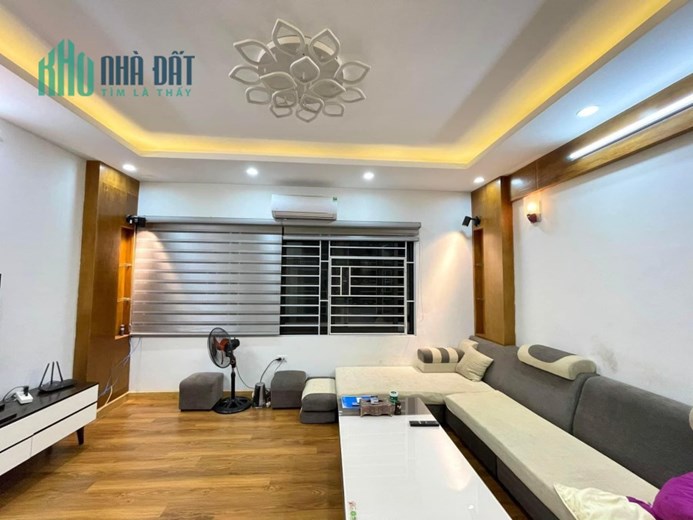 Bán Gấp Nhà Nguyễn Khang  – Tặng Toàn Bộ Nội Thất Siêu Đẹp – Ô tô Tránh – 4.95 Tỷ