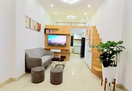 Bán căn tập thể phố Lê Thanh Nghị , 30m2 x 1,5 tầng , giá chỉ 1,3 tỷ