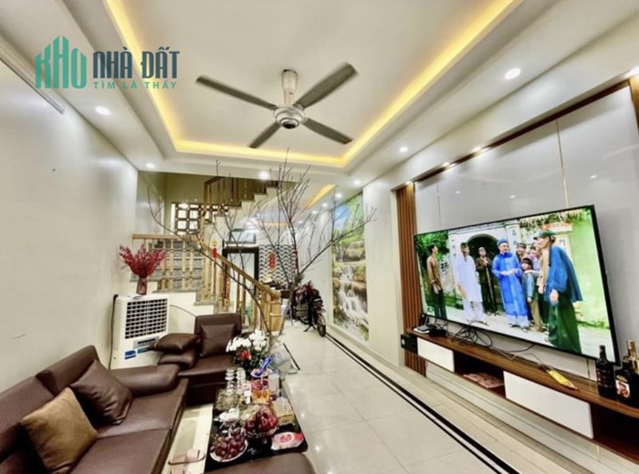 CÔNG NHẬN RẺ, NHÀ NGUYỄN TRÃI, LÔ GÓC, 42M, CHÀO GIÁ 5 TỶ