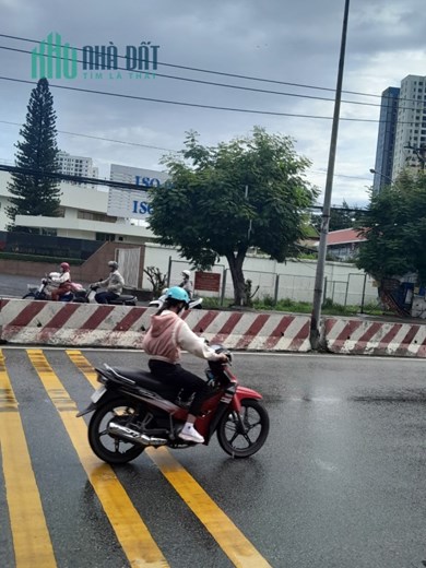 CẦN SANG NHƯỢNG TIỆM TÓC NAM - NỮ Địa chỉ: ngã tư 550 - Dĩ An - Bình Dương