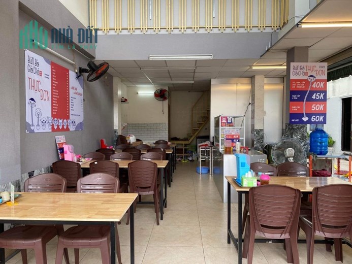 Quán mới làm lại hoàn toàn do con nhỏ phải về quê nên mình cần nhượng lại đường Vườn Lài