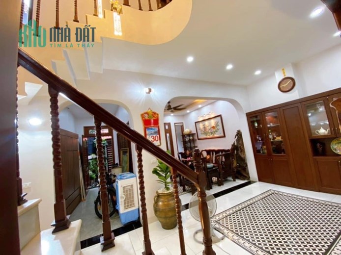 BÁN NHÀ CỔ NHUẾ 40M 5 TẦNG, NGÕ Ô TÔ NHỈNH 4 TỶ, LH 0965283789