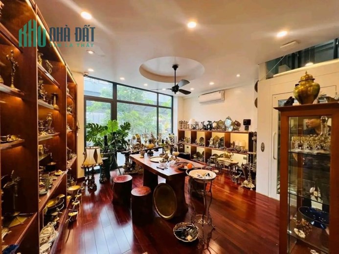 Bán nhà mặt phố Hai Bà Trưng 17tỷ5,lô góc 3 thoáng ,thang máy kinh doanh  ,mua bán nhà mặt phố
