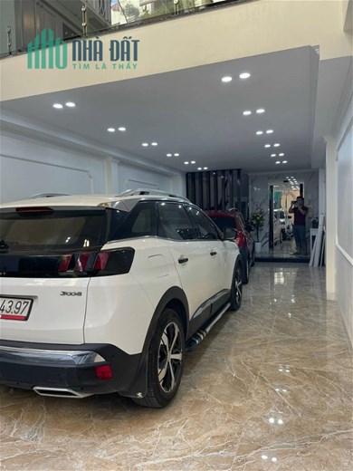 Bán 40m2 ngọc thụy 5 tầng mặt tiền 4,9 giá 5,3 tỷ lô góc ngõ ô tô.