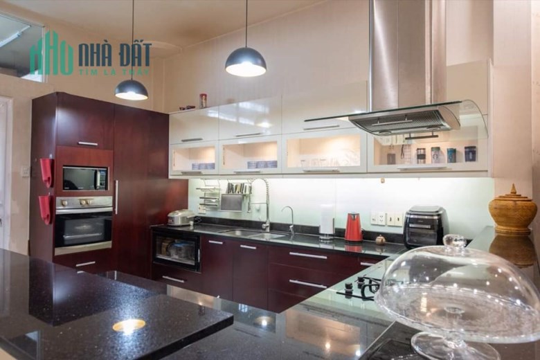 Định Cư Pháp Bán Gấp Nhà Mặt Tiền Thoại Ngọc Hầu, Víp Tân Phú, 155m2, Nhỉnh 16 Tỷ TL.