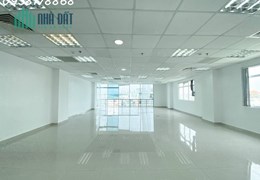 Cho thê tòa nhà mới xây Nguyễn Văn Cừ, Long Biên 640m mặt sàn, miễn phí chỗ để xe