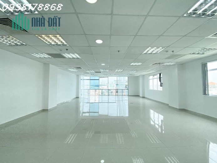 Cho thê tòa nhà mới xây Nguyễn Văn Cừ, Long Biên 640m mặt sàn, miễn phí chỗ để xe