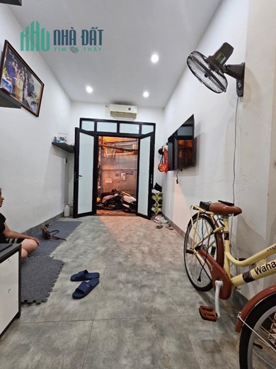 Nhỉnh 2Tỷ Có Ngay Hộ Khẩu Quận Trung Tâm Hà Nội Nhà Siêu Đẹp Cách Ô TÔ Vài Bước Chân.