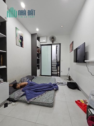 Nhỉnh 2Tỷ Có Ngay Hộ Khẩu Quận Trung Tâm Hà Nội Nhà Siêu Đẹp Cách Ô TÔ Vài Bước Chân.