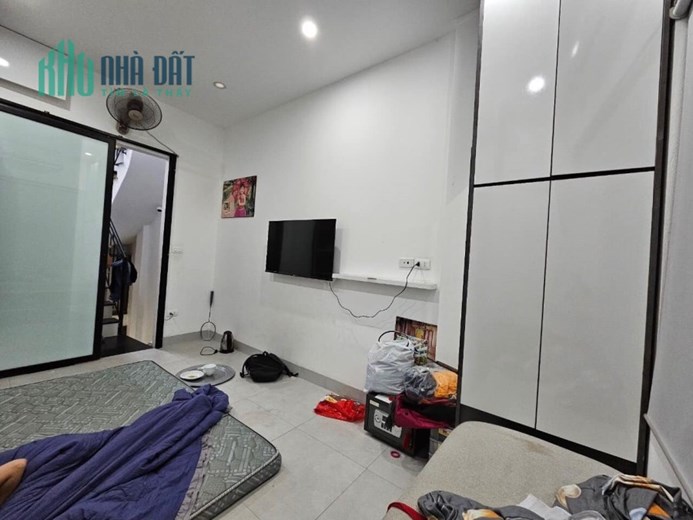 Nhỉnh 2Tỷ Có Ngay Hộ Khẩu Quận Trung Tâm Hà Nội Nhà Siêu Đẹp Cách Ô TÔ Vài Bước Chân.