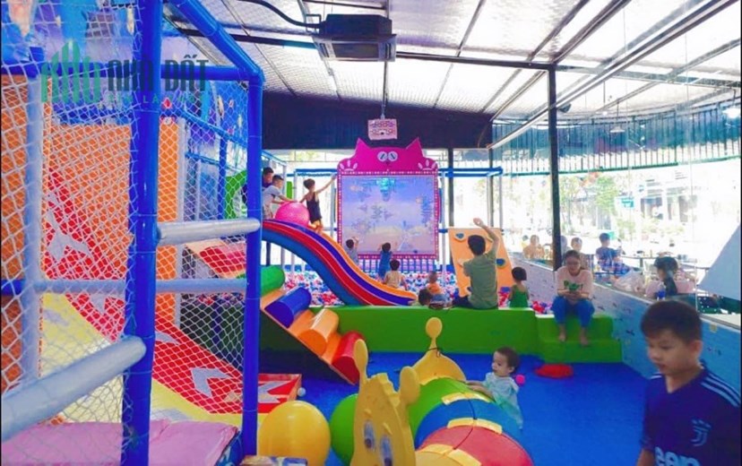 Cần sang Cafe kết hợp Khu vui chơi Mặt tiền Mẹ Thứ gần Văn Tiến Dũng