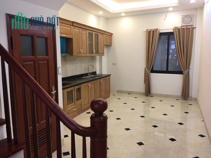Bán nhà ngõ văn chương,đống đa dt 38 m2,xây 3 tầng ,ngõ 2 xe máy ,cách ô tô 40m giá 3,7 tỷ