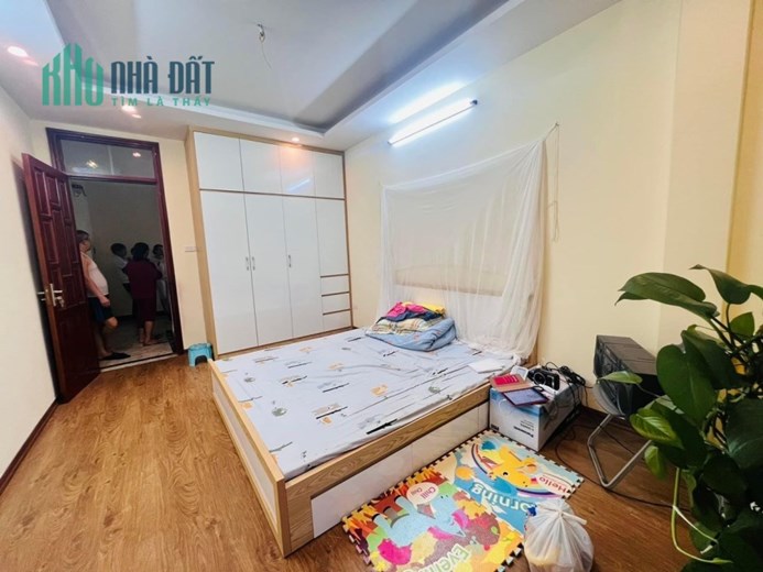 Bán nhà Hoàng Hoa Thám, 5 tầng, 4.65 tỷ.