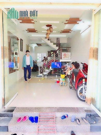 Bán nhà phố Thiên Lôi, diện tích 64m 4 tầng GIÁ chỉ 2.3 tỉ phía AEON