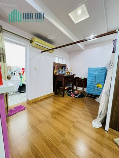Bán nhà trung tâm phố Hồ Sen ngõ nông, 48m 2 tầng GIÁ 1.79 tỉ