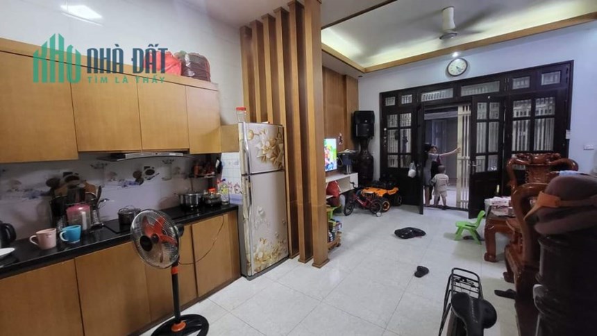BÁN NHÀ KV NGUYỄN AN NINH, HOÀNG MAI. DT 33M 4 TẦNG. MẶT NGÁCH THÔNG. Ô tô cách nhà 8m. Chỉ 3 Tỷ