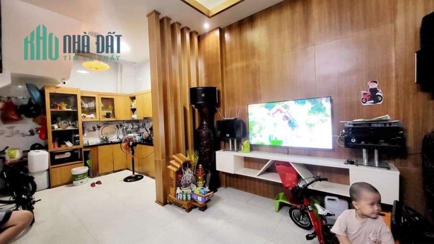 BÁN NHÀ KV NGUYỄN AN NINH, HOÀNG MAI. DT 33M 4 TẦNG. MẶT NGÁCH THÔNG. Ô tô cách nhà 8m. Chỉ 3 Tỷ