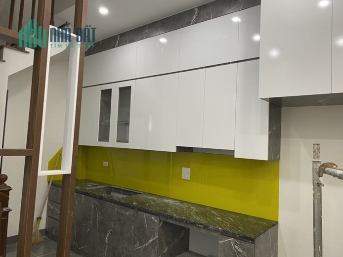 SIÊU PHẨM Ở TẦM GIÁ 4 TỶ THẠCH BÀN CỔ LINH NGỌC TRÌ Nhà mới 100% 38m 5 tầng lh o334563689 e Tiến