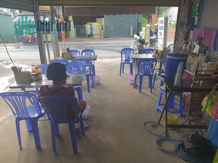 Chính chủ cần sang quán bán hủ tiếu ngay đường Nguyễn Xiển
