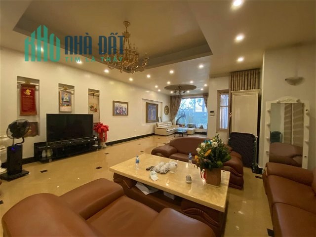 CHỈ 19 TỶ SỞ HỮU NHÀ SÁT PHỐ, 2 THOÁNG, Ô TÔ TRÁNH, VỈA HÈ, KINH DOANH ĐỈNH QUẬN ĐỐNG ĐA.