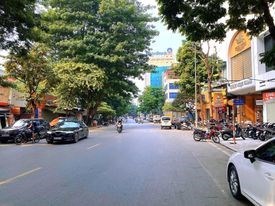 BÁN NHÀ MẶT PHỐ GIANG VĂN MINH, 2 MẶT TIỀN, 70M2 5T MT16.7M