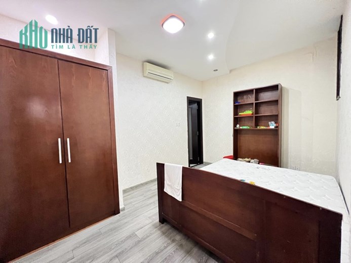 NHÀ ĐẸP TRUNG TÂM QUẬN 7, 4 TẦNG, 80m2, ĐƯỜNG LỚN, Ô TÔ QUAY ĐẦU, NHĨNH 8 TỶ