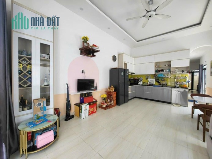 Bán đất tặng nhà 2PN, kèm nội thất đường Nguyễn Hữu Cảnh, thành phố Vũng Tàu