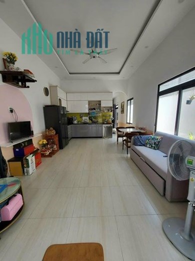 Bán đất tặng nhà 2PN, kèm nội thất đường Nguyễn Hữu Cảnh, thành phố Vũng Tàu