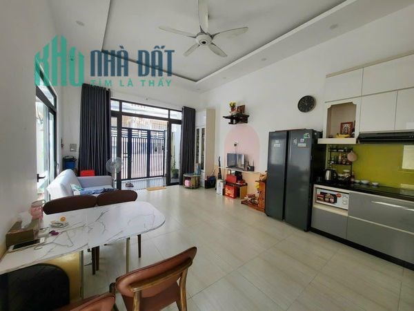 Bán đất tặng nhà 2PN, kèm nội thất đường Nguyễn Hữu Cảnh, thành phố Vũng Tàu