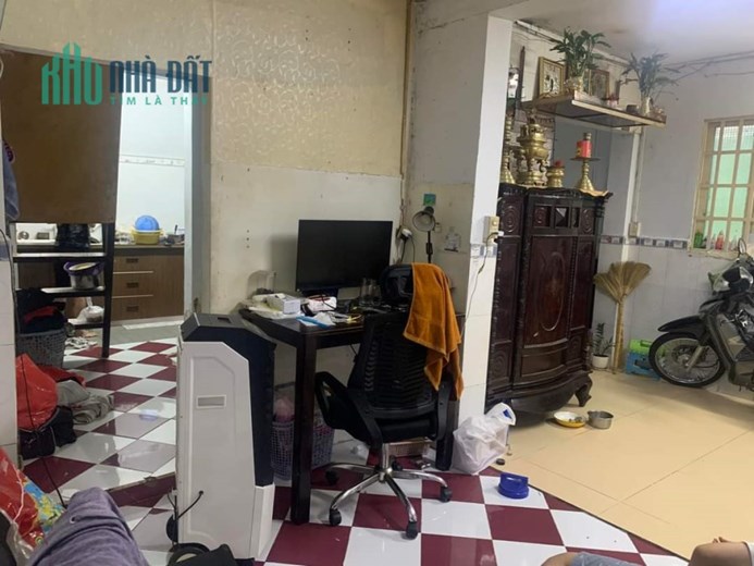 Nhà Ngang 5.8 x Nở hậu 6.9 Dài 7..09 m 

Cấp 4 Thuận tiện đầu tư xây dựng mới  

Đoàn Văn Bơ Q4
