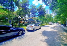 Bán Gấp! Biệt Thự Quận Hoàng Mai, Phố Nguyễn Duy Trinh, 256m x 5T, Giá 68 tỷ.