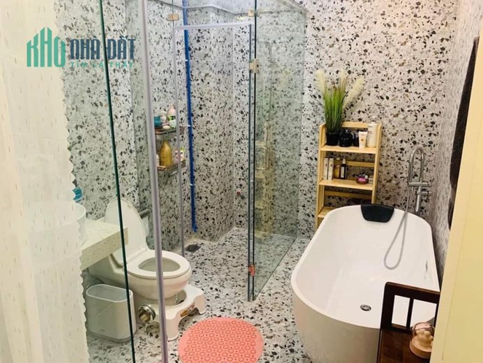NHÀ 130M2 3 TẦNG XE HƠI ĐẬU TRONG NHÀ, GIẢM NGAY 1,2 TỲ ĐỊNH CƯ HOA KỲ 
4 Phòng Ngũ TẶNG HẾT NỘI