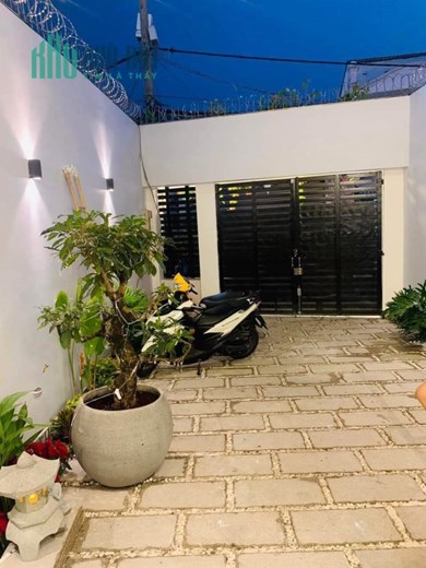 NHÀ 130M2 3 TẦNG XE HƠI ĐẬU TRONG NHÀ, GIẢM NGAY 1,2 TỲ ĐỊNH CƯ HOA KỲ 
4 Phòng Ngũ TẶNG HẾT NỘI