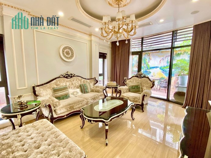 Cần bán khách sạn 5 sao cách bờ hồ 50m - Quận Hoàn Kiếm dt 536m2 13 t 123phong 1,113 tỷ.