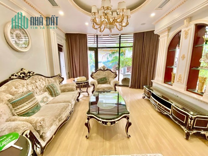 Cần bán khách sạn 5 sao cách bờ hồ 50m - Quận Hoàn Kiếm dt 536m2 13 t 123phong 1,113 tỷ.