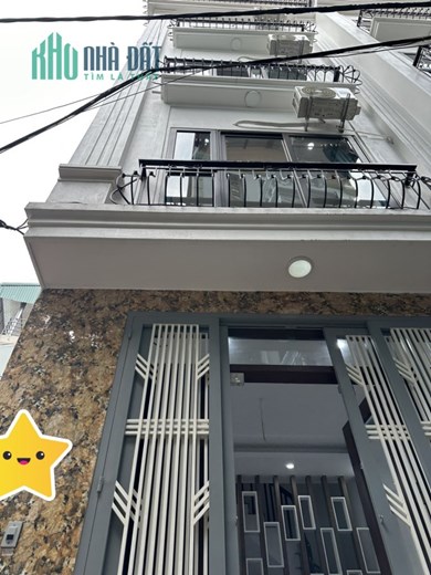 Cần Bán nhà Phố Hoàng Ngân gần ô tô 40m 4Tg MT 3,8m hơn 4 tỷ LHCC.