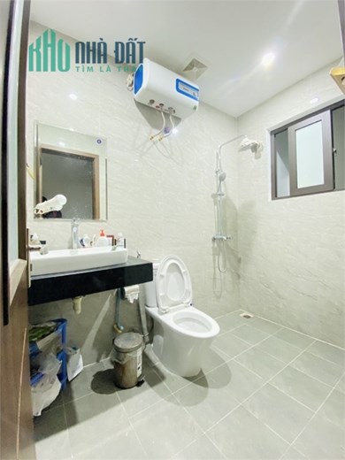 Bán nhà phố Chùa Láng, ô tô phân lô kinh doanh, DTSD 63m2, MT 4.5m.