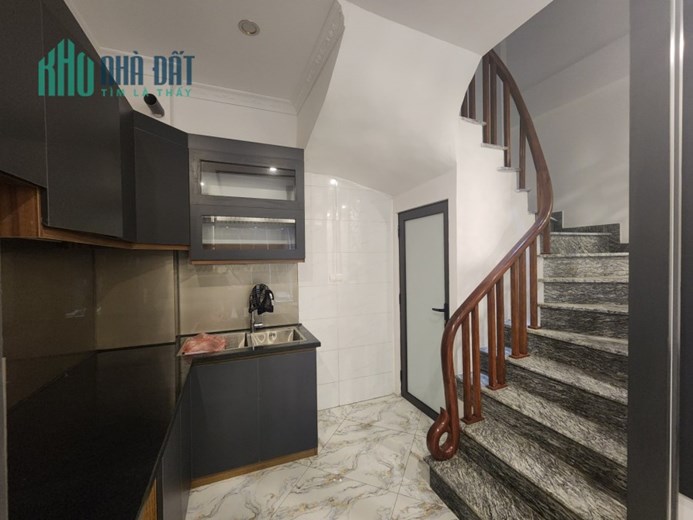 Cần Bán nhà Phố Hoàng Ngân gần ô tô 40m 4Tg MT 3,8m hơn 4 tỷ LHCC.