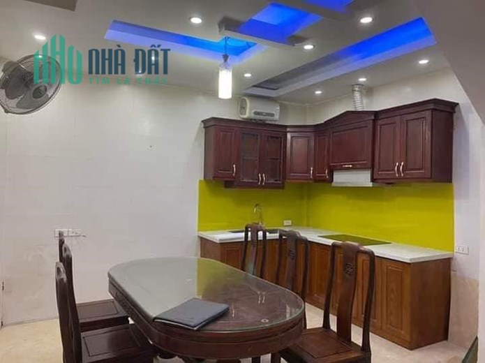 NHÀ MỚI KOONG , VỊ TRÍ SIÊU HIẾM ,SỔ ĐỎ HOA HẬU , NGÕ THÔNG 4.95 TỶ